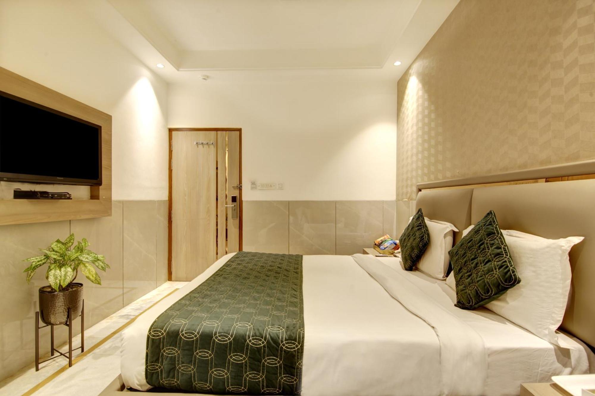 Hotel International Inn - Near Delhi Airport New Delhi Bagian luar foto