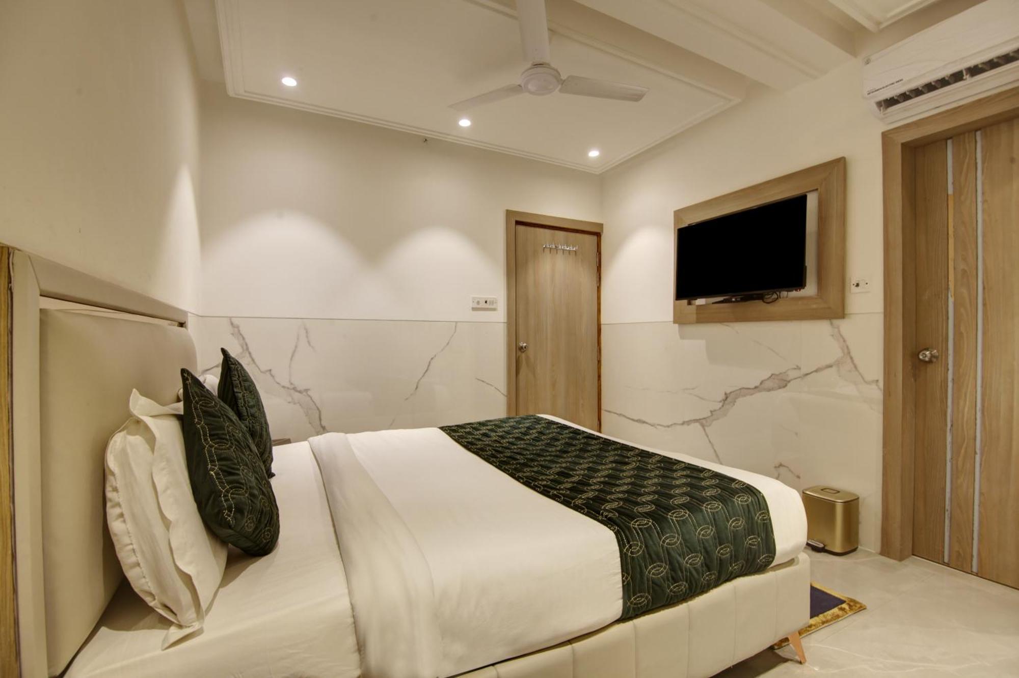 Hotel International Inn - Near Delhi Airport New Delhi Bagian luar foto