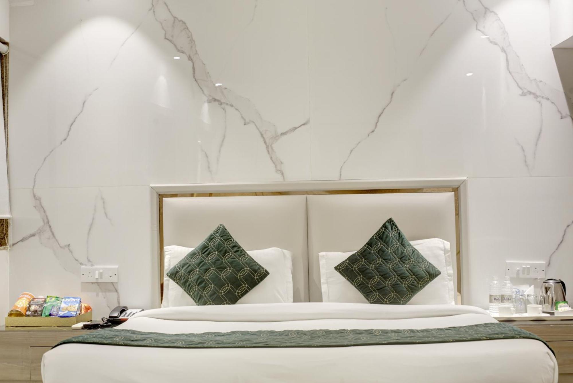 Hotel International Inn - Near Delhi Airport New Delhi Bagian luar foto