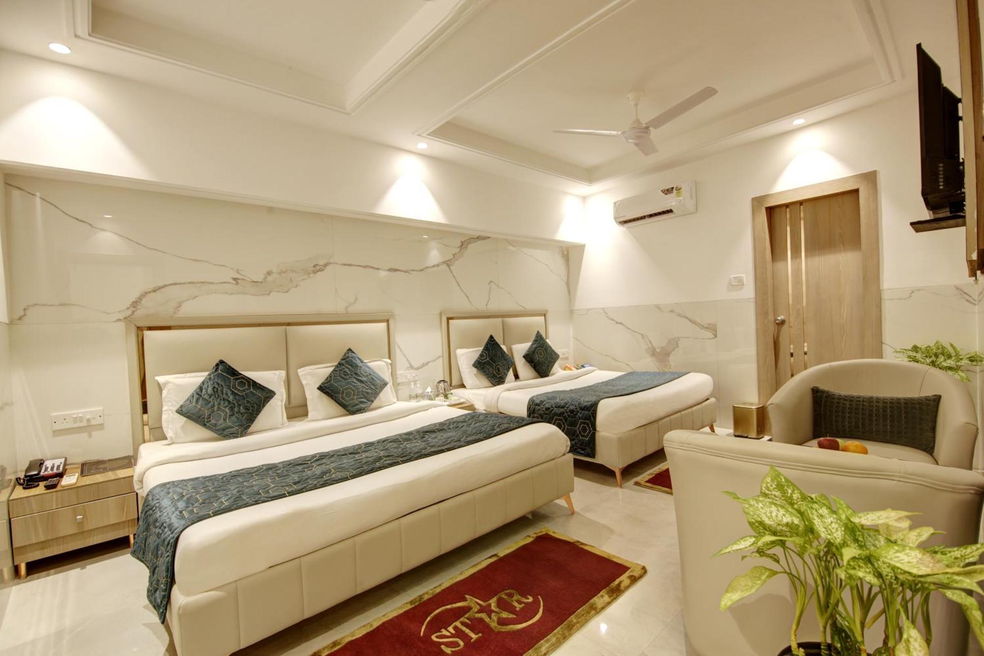 Hotel International Inn - Near Delhi Airport New Delhi Bagian luar foto