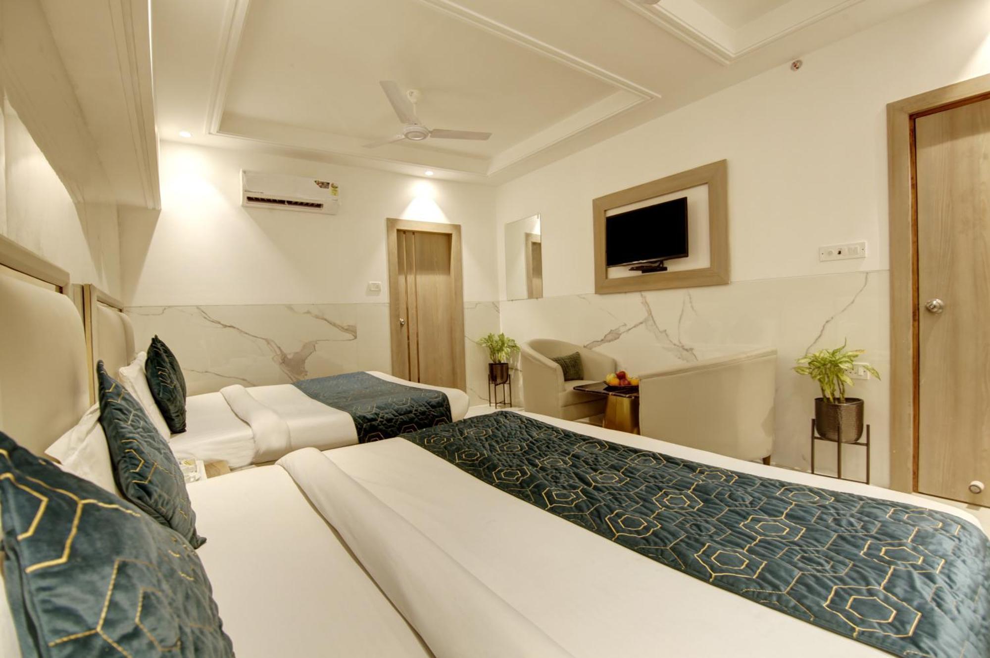 Hotel International Inn - Near Delhi Airport New Delhi Bagian luar foto
